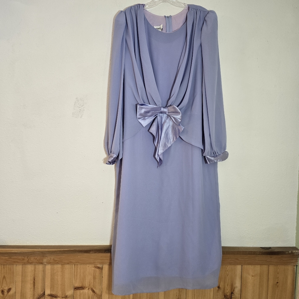 Elegant Lavender Dress with Bow Detail